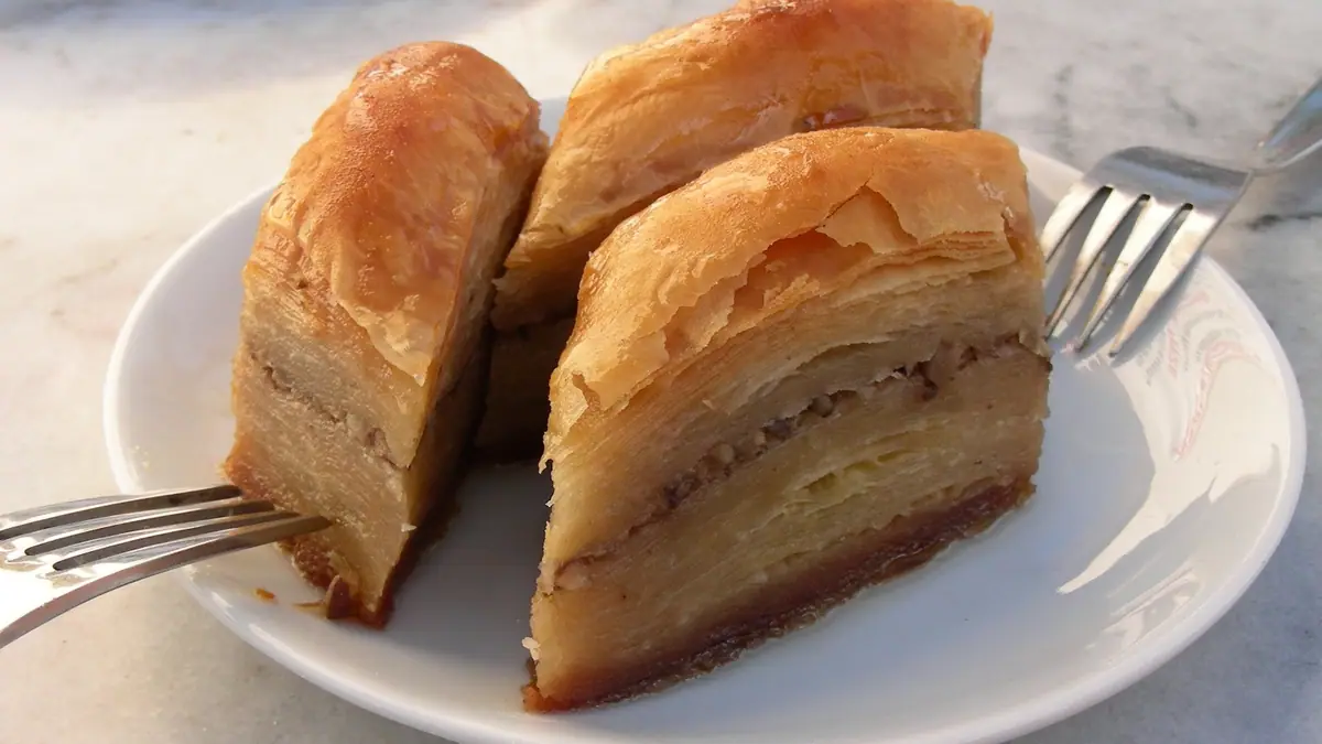 Holli's Bakes And Cakes – cake shop in Kingswood, Wotton-under-Edge